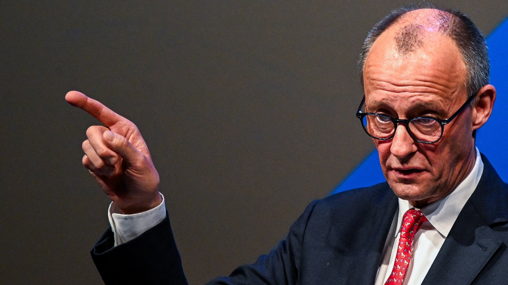 "Wissen, wer sich zu Wort meldet": Merz will Klarnamen im Netz