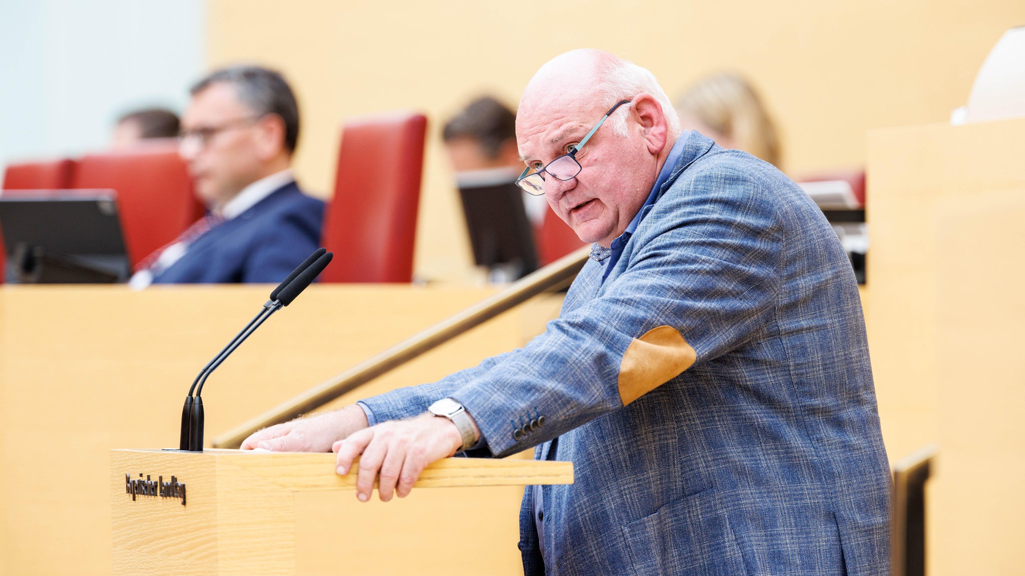 Franz Bergmüller (AfD) spricht während einer Plenarsitzung im Bayerischen Landtag am 19.07.2023