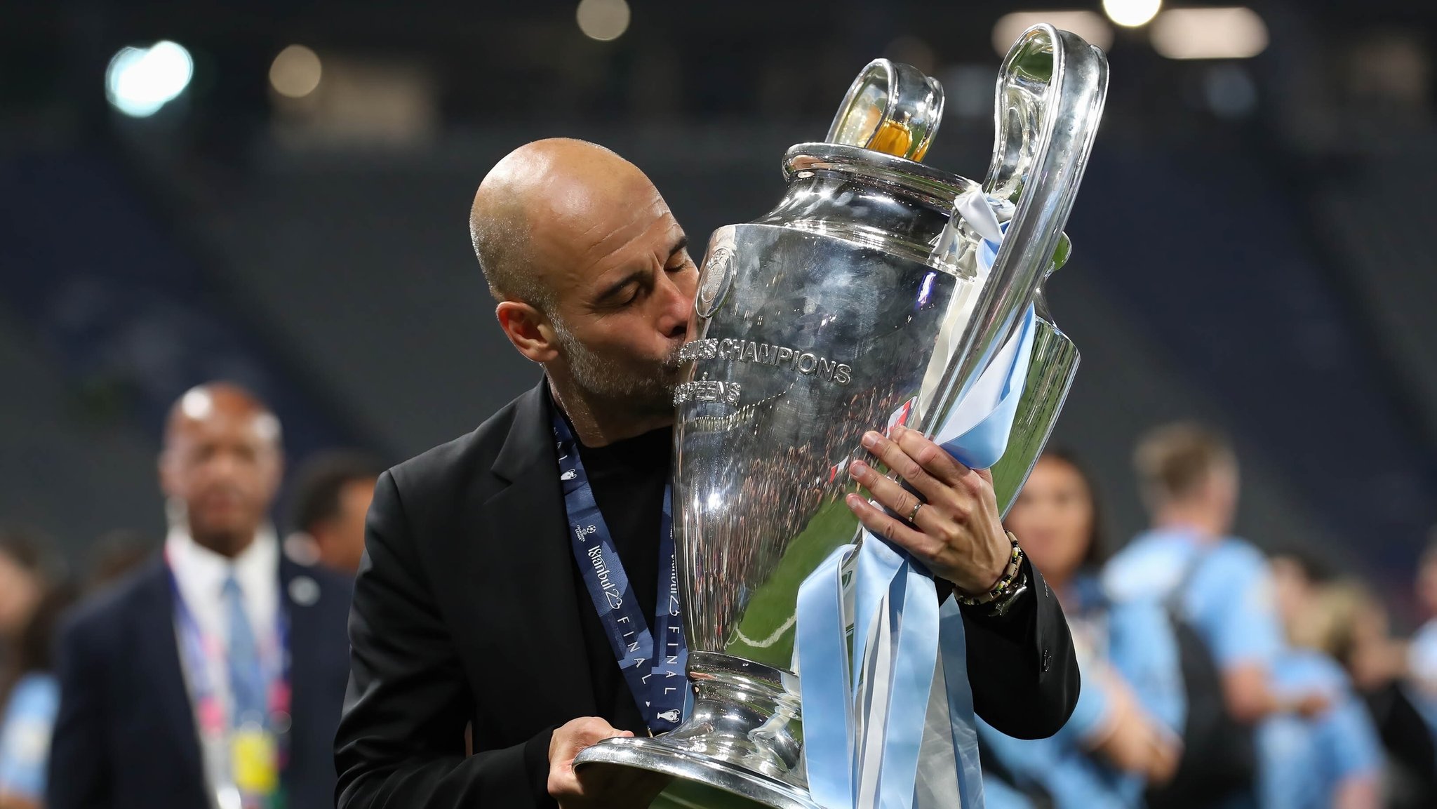 Pep Guardiola mit dem Champions-League-Pokal