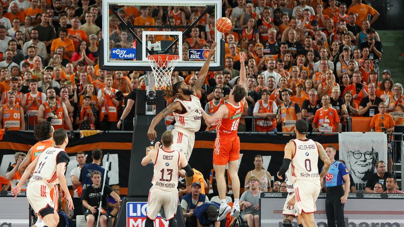 ratiopharm Ulm - Bayern München | Bild: picture-alliance/dpa ratiopharm Ulm - Bayern München