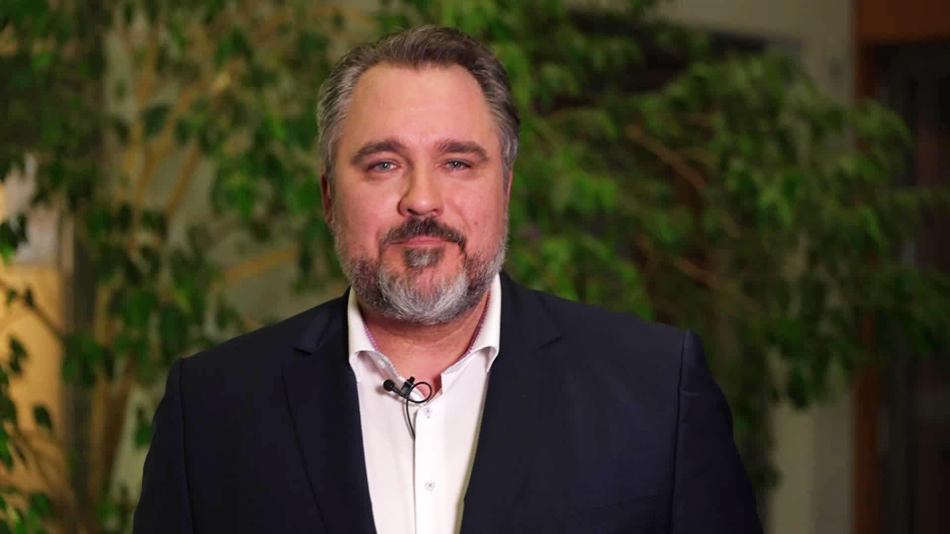 Der bau- und wohnungspolitische Sprecher der FDP-Bundestagsfraktion, Daniel Föst, sieht im Interview mit dem BR-Politikmagazin Kontrovers trotz großer Probleme auf dem Mietmarkt keinen Handlungsbedarf darin, Mietpreise zu regulieren.