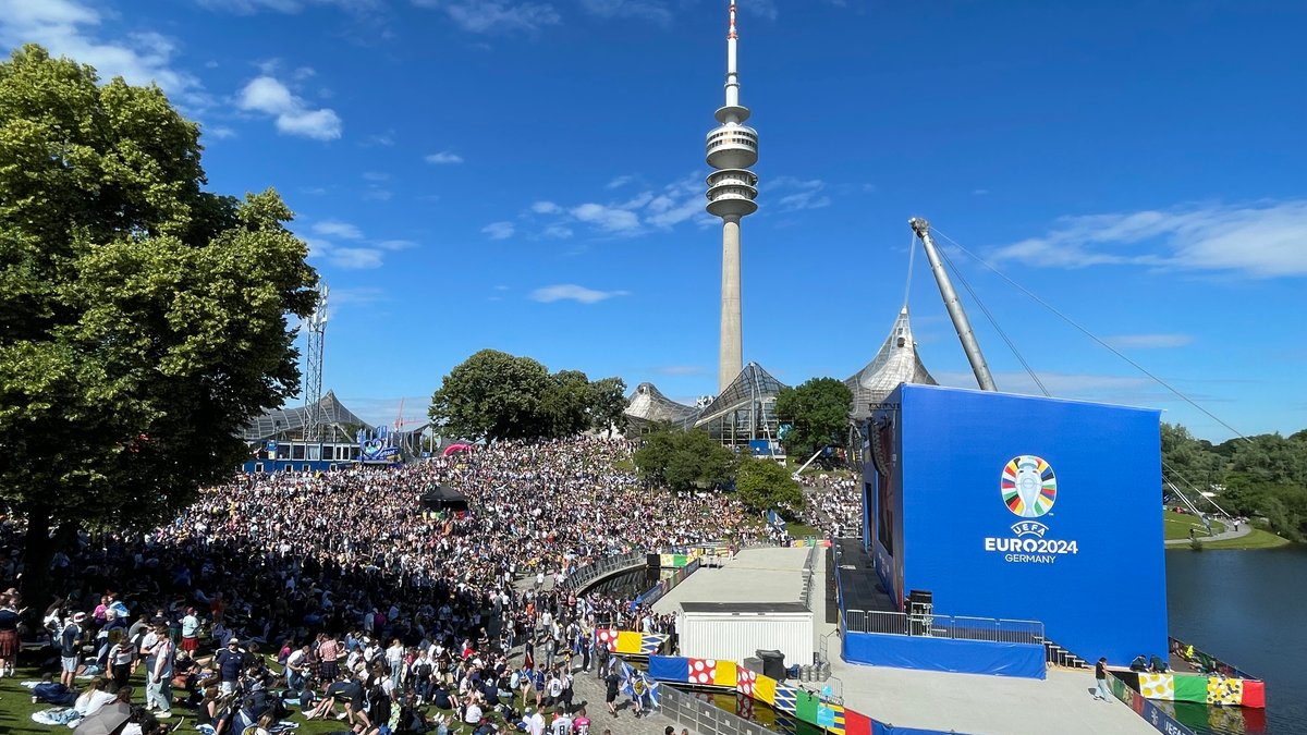 Fan Zone eröffnet: Schottische Fans übernehmen auch Olympiapark 