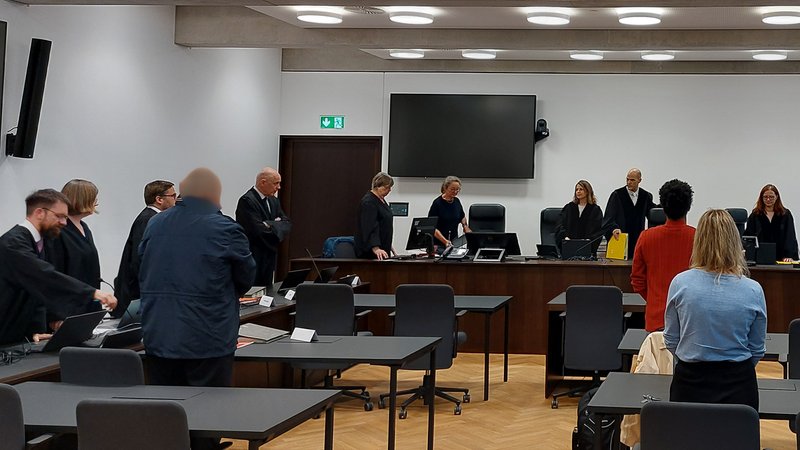 Prozessbeteiligte im Gerichtssaal | Bild: BR24/ Florian Deglmann Prozessbeteiligte im Gerichtssaal