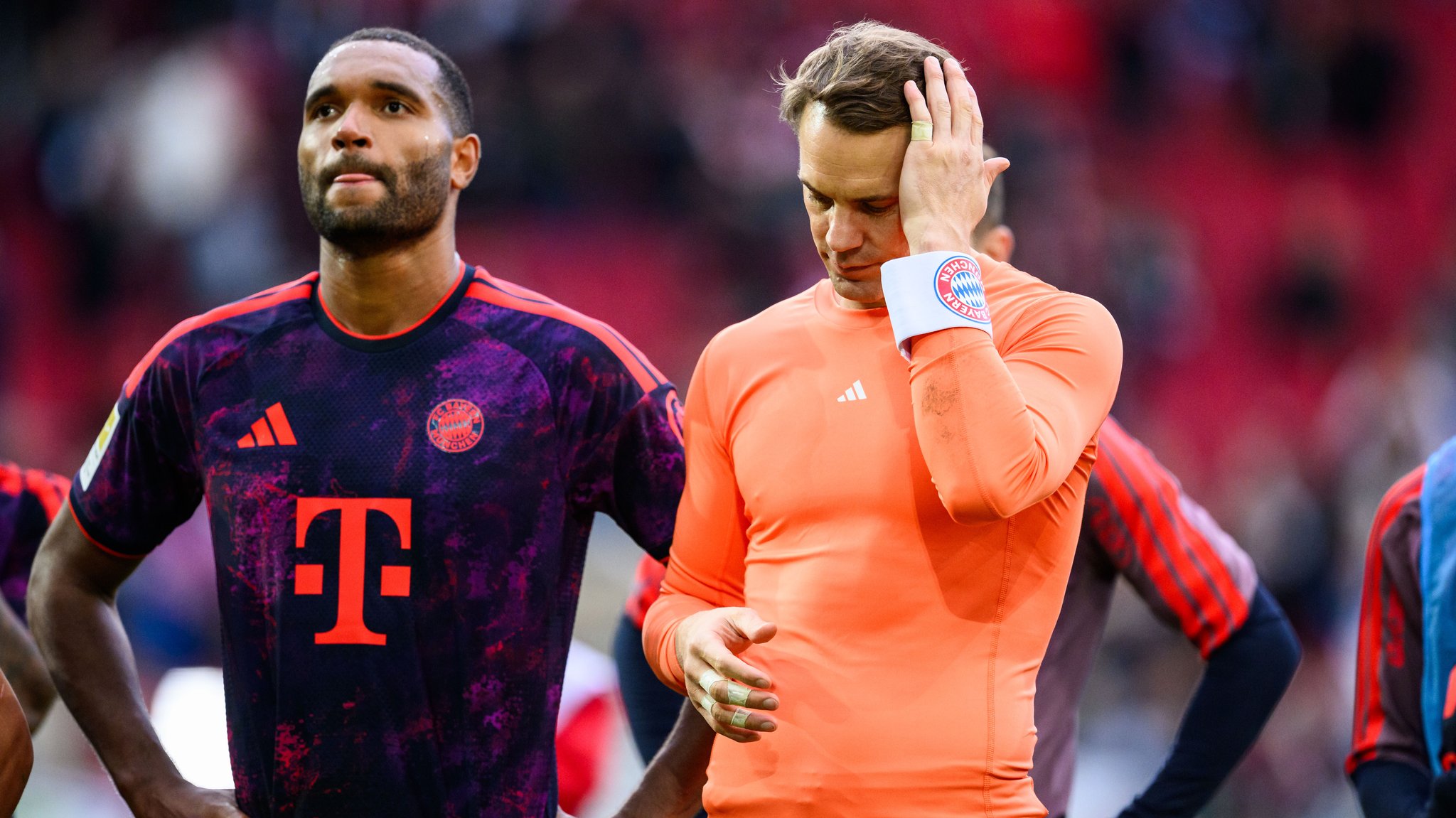 Jonathan Tah (l.) und Manuel Neuer | Bild: picture-alliance/dpa Jonathan Tah (l.) und Manuel Neuer