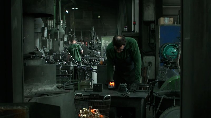 Wie mittelständische Unternehmen ihr Personal halten. | Bild: BR-Studio Franken Wie mittelständische Unternehmen ihr Personal halten.