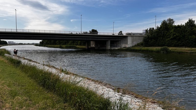 Nürnberg: Vermisstes Kind tot im Main-Donau-Kanal aufgefunden | Bild: News5 Nürnberg: Vermisstes Kind tot im Main-Donau-Kanal aufgefunden