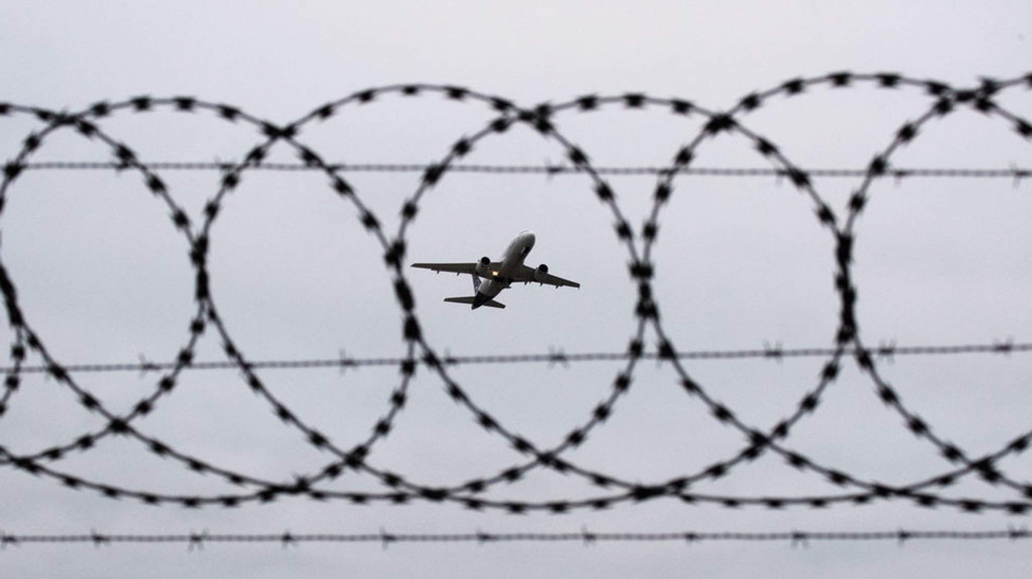 Am frühen Morgen wurden 28 straffällige Afghanen per Flugzeug abgeschoben 