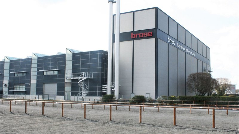Das Brose-Werk in Coburg von außen. | Bild: picture alliance / Alexander SCHUHMANN_aI | Schuhmann Alexander Das Brose-Werk in Coburg von außen.