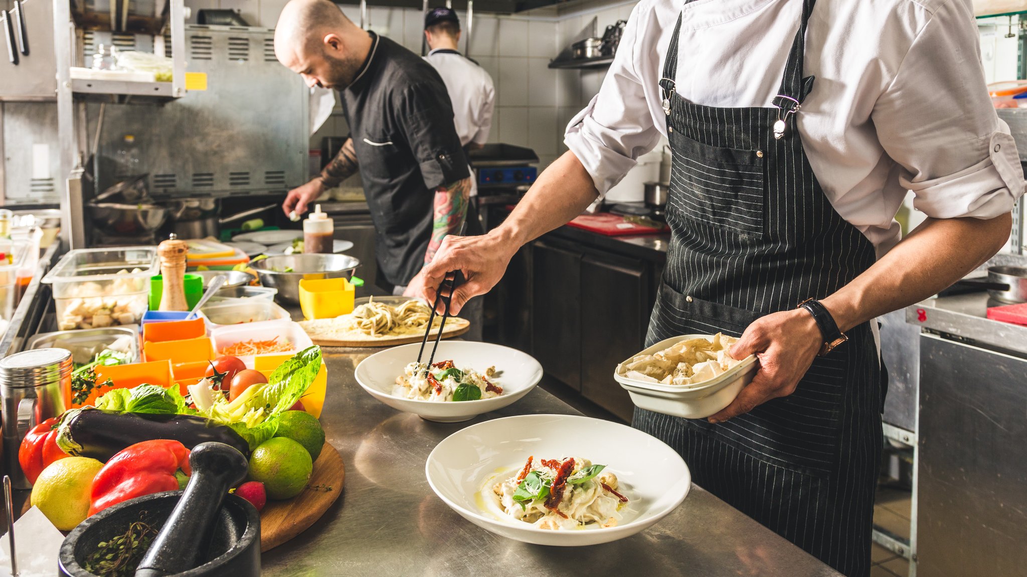 Personalmangel in der Gastronomie: Wer brät noch Schnitzel? 