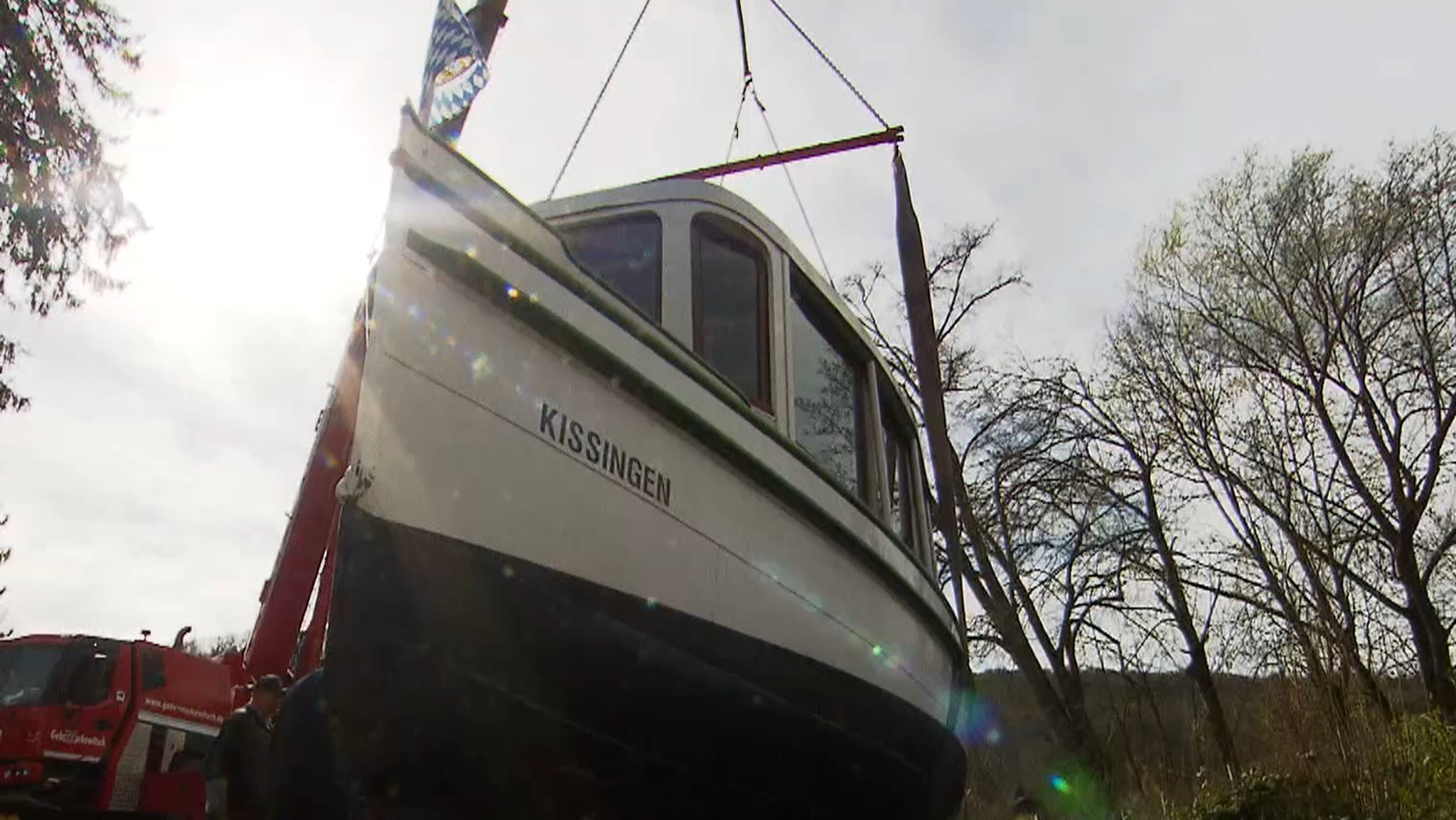 Saaledampfer Kissingen auf dem Weg ins Wasser.