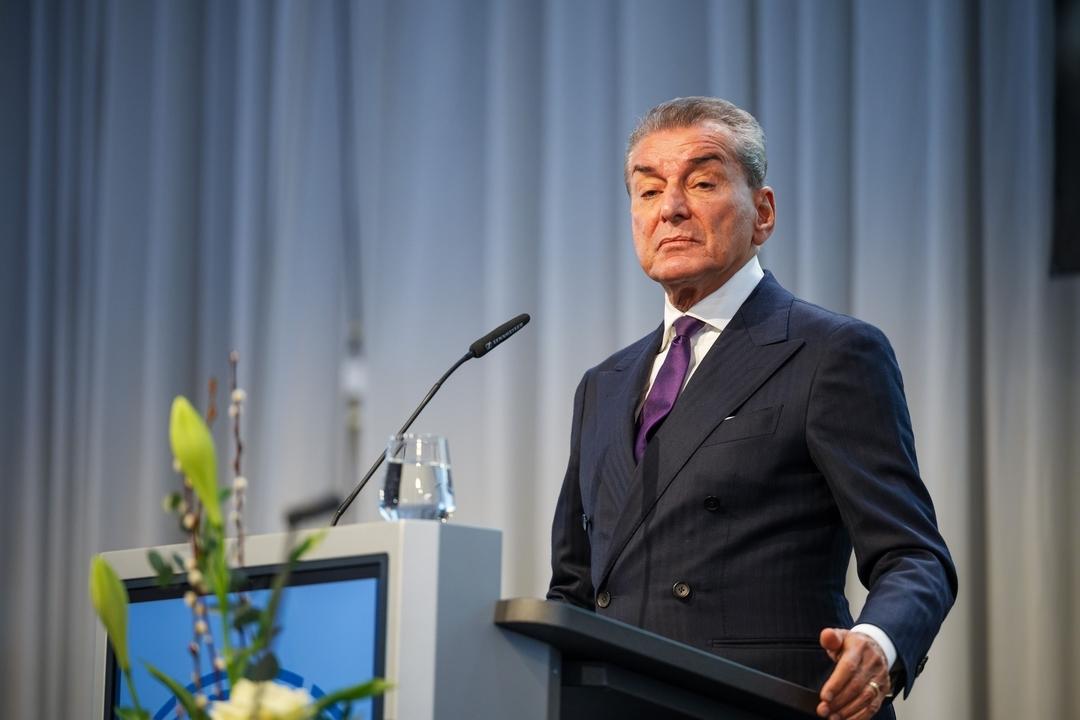 Der Publizist Michel Friedman auf einer Bühne | Bild:dpa-Bildfunk/Oliver Dietze