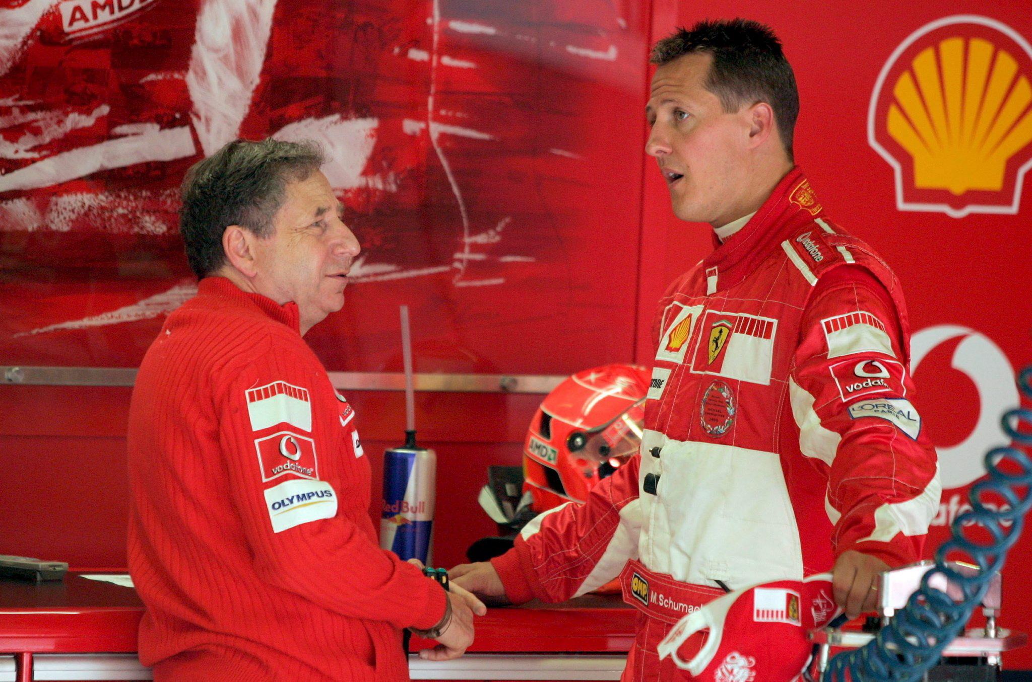 Ex-Ferrari-Teamchef Jean Todt und Michael Schumacher (Archivbild)