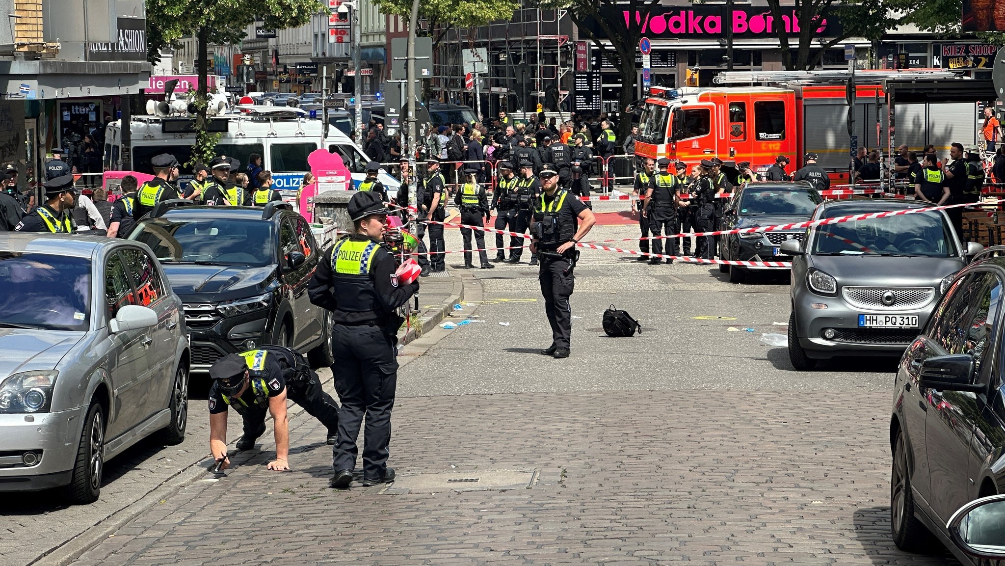 Polizei schießt nahe EM-Fanfest auf Angreifer mit Spitzhacke