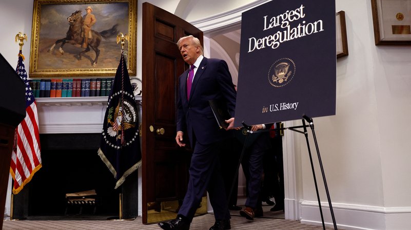 12.02.2026: Trump spricht von der "größten Deregulierungsmaßnahme in der US-amerikanischen Geschichte". | Bild: picture alliance / abaca | Pool/ABACA 12.02.2026: Trump spricht von der "größten Deregulierungsmaßnahme in der US-amerikanischen Geschichte".