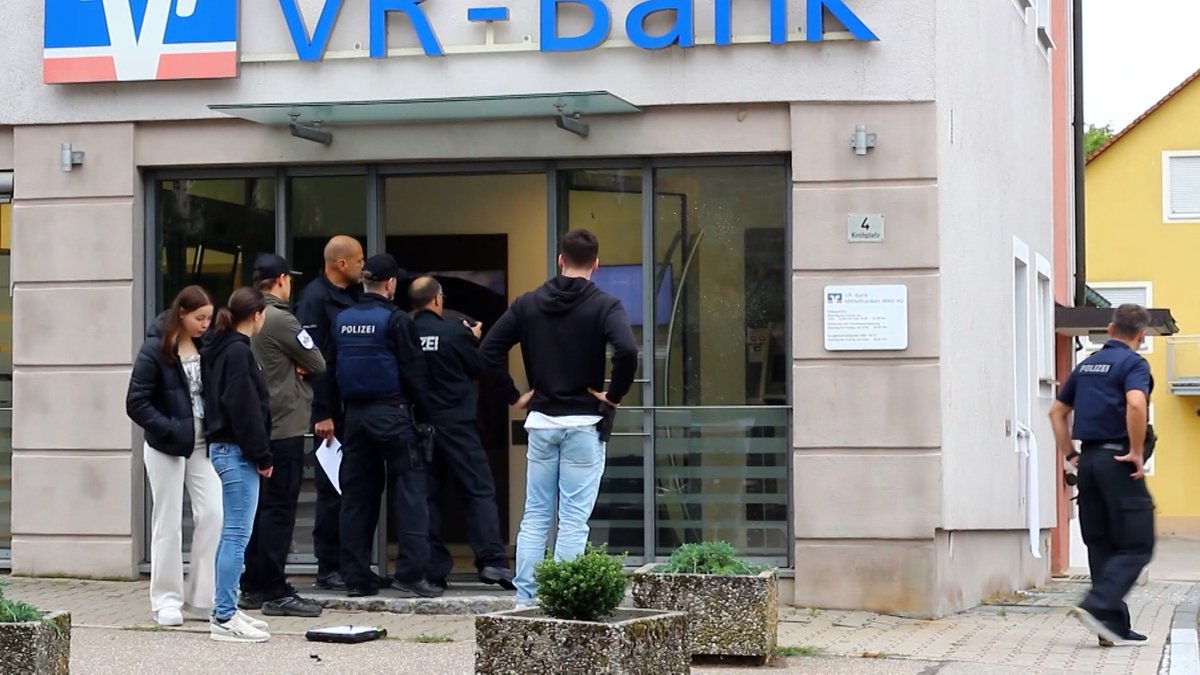 Geldautomat gesprengt: Täter konnten gesamtes Bargeld erbeuten
