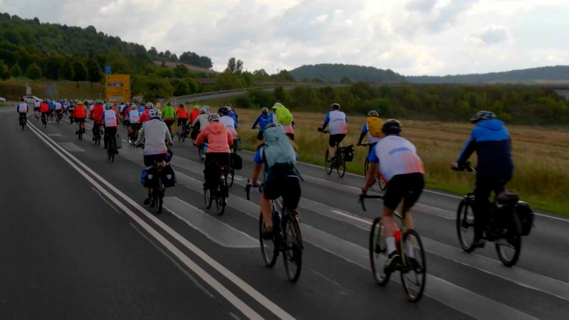 Heute früh fiel wieder der Startschuß zur die BR-Radltour, schon zum 34. Mal - heuer im unterfränkischen Bad Neustadt an der Saale. | Bild: BR Heute früh fiel wieder der Startschuß zur die BR-Radltour, schon zum 34. Mal - heuer im unterfränkischen Bad Neustadt an der Saale.