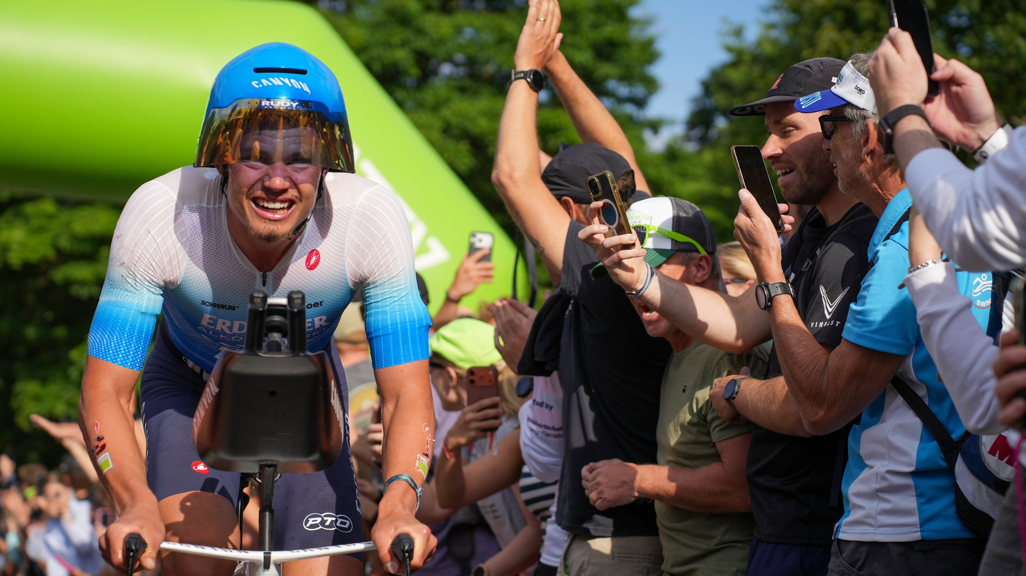 Challenge Roth 2026: Rico Bogen auf dem Rad | Bild: BR/Henry Lai Challenge Roth 2026: Rico Bogen auf dem Rad