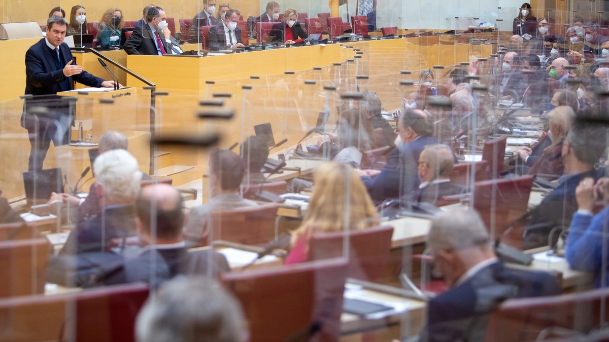 09.12.21: Markus Söder (CSU), Ministerpräsident von Bayern, spricht im Landtag während einer Plenarsitzung.