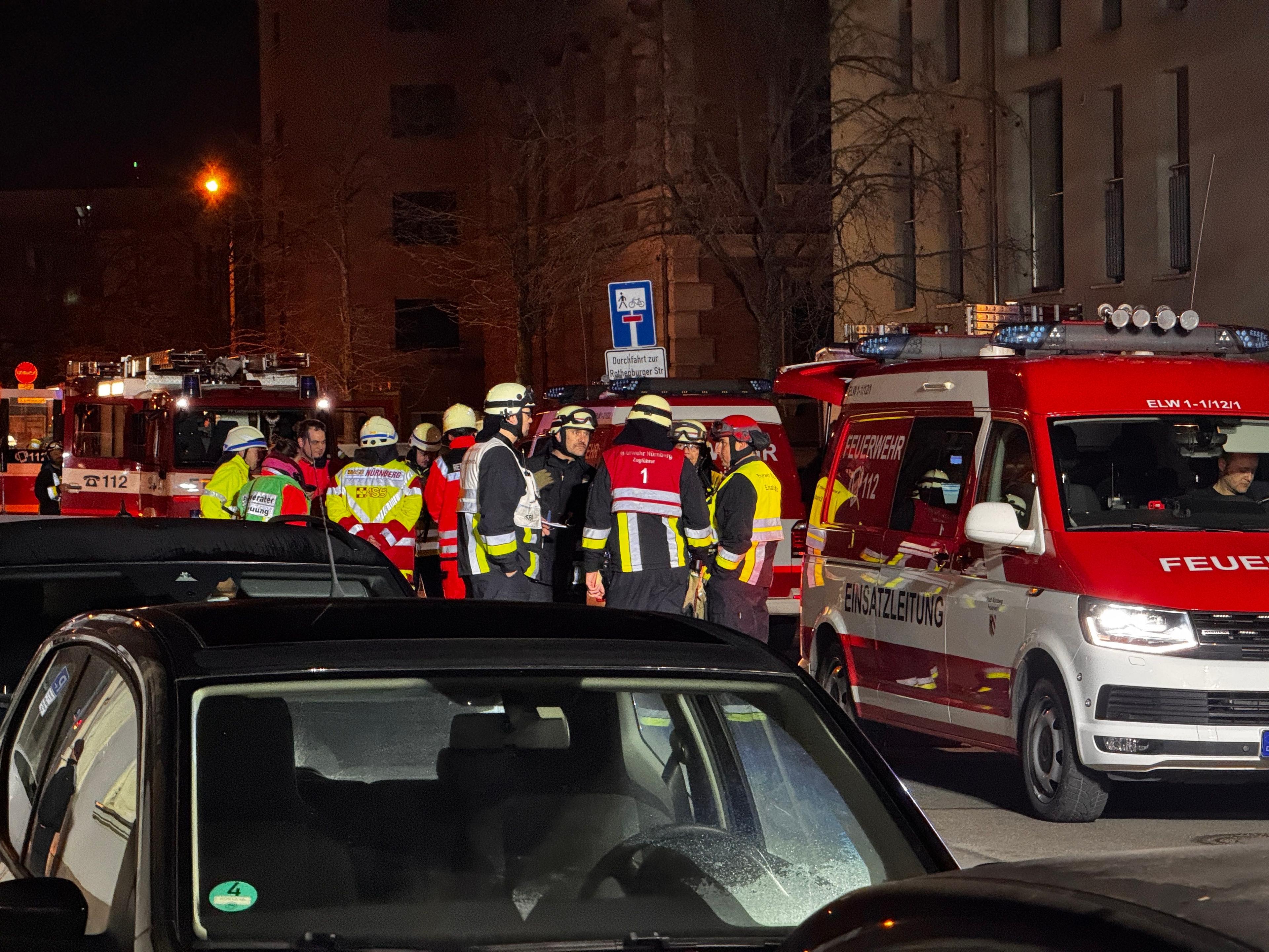 In Nürnberg hat es in einer Obdachlosenunterkunft gebrannt. 34 Personen mussten evakuiert werden. 