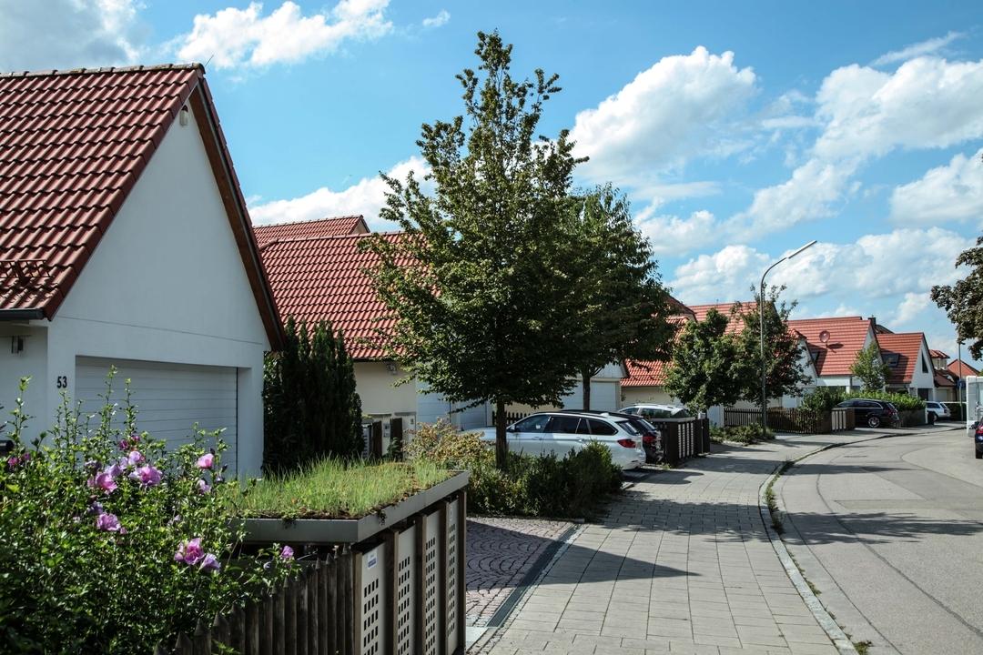 Siedlungshäuser in einem Vorort