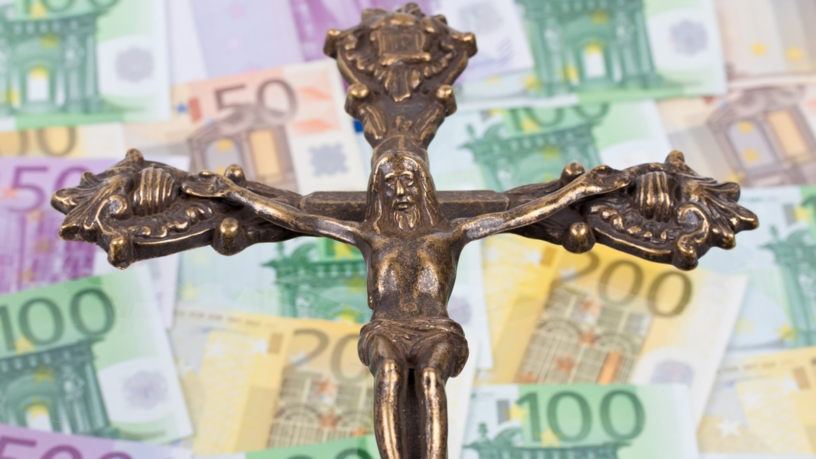 Bargeld auf Amberger Altar: Fund gehört jetzt dem Pfarrer