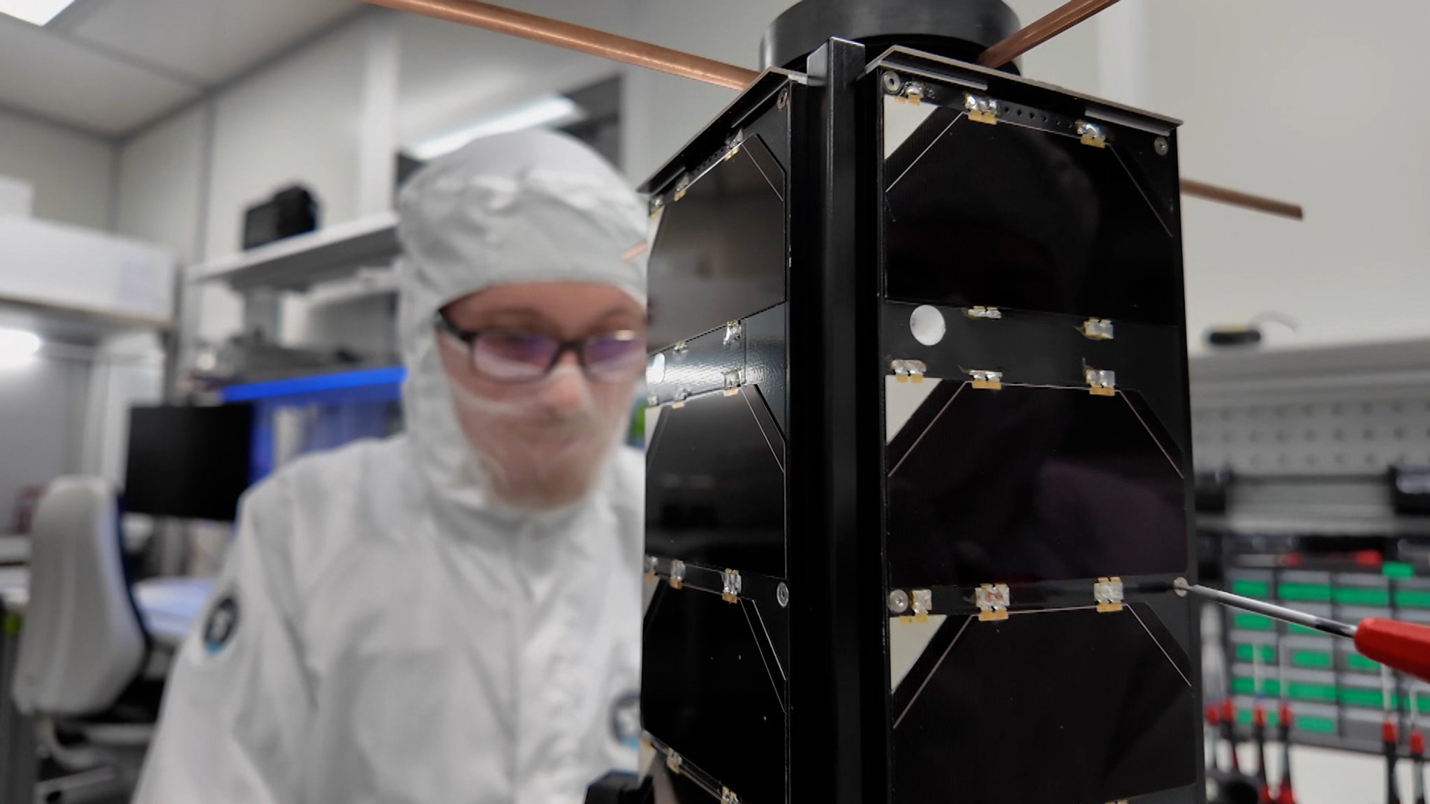 Satelliten aus Würzburg starten ins All | Bild: Bayerischer Rundfunk 2026 Satelliten aus Würzburg starten ins All