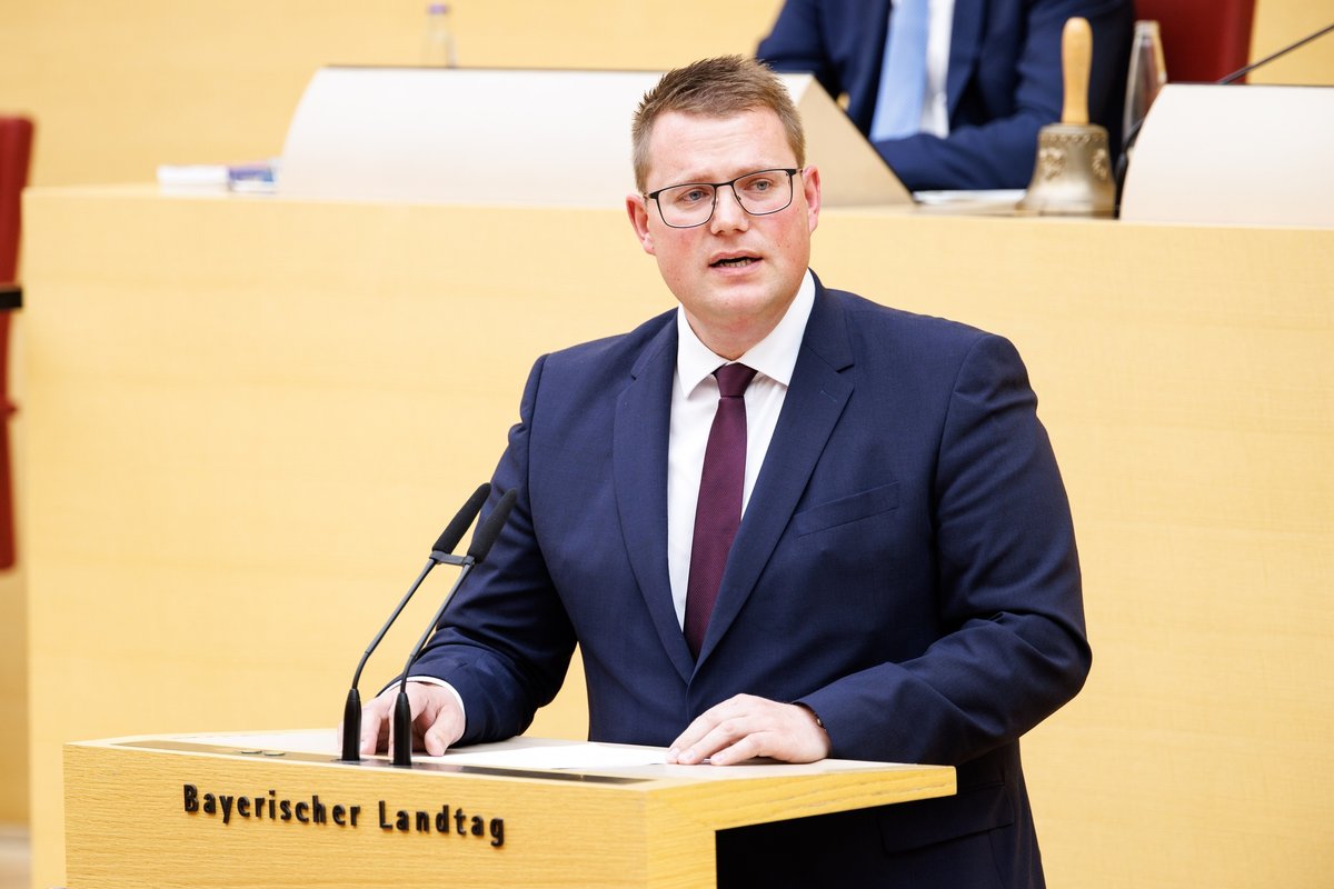 Holger Grießhammer (SPD) spricht in einer Plenarsitzung im Bayerischen Landtag.