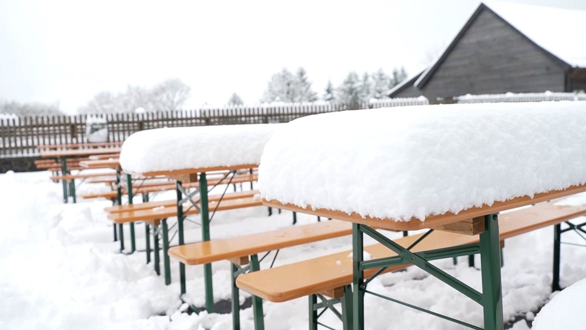 Aprilwetter in Unterfranken: Bis zu 20 Zentimeter Neuschnee fielen z.B. am Kreuzberg. 