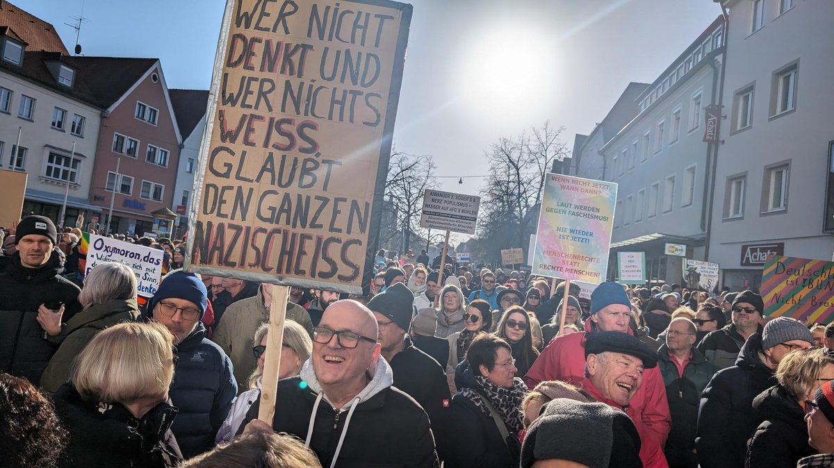 Erneut zahlreiche Demos gegen Rechtsextremismus in Bayern