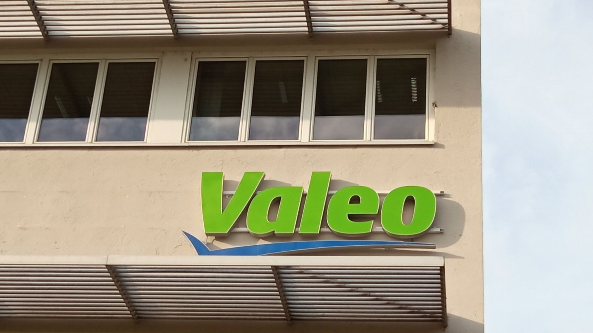 Der Automobilzulieferer Valeo schließt sein Elektromotorenwerk im fränkischen Bad Neustadt an der Saale. | Bild: BR/Ralph Wege Der Automobilzulieferer Valeo schließt sein Elektromotorenwerk im fränkischen Bad Neustadt an der Saale.