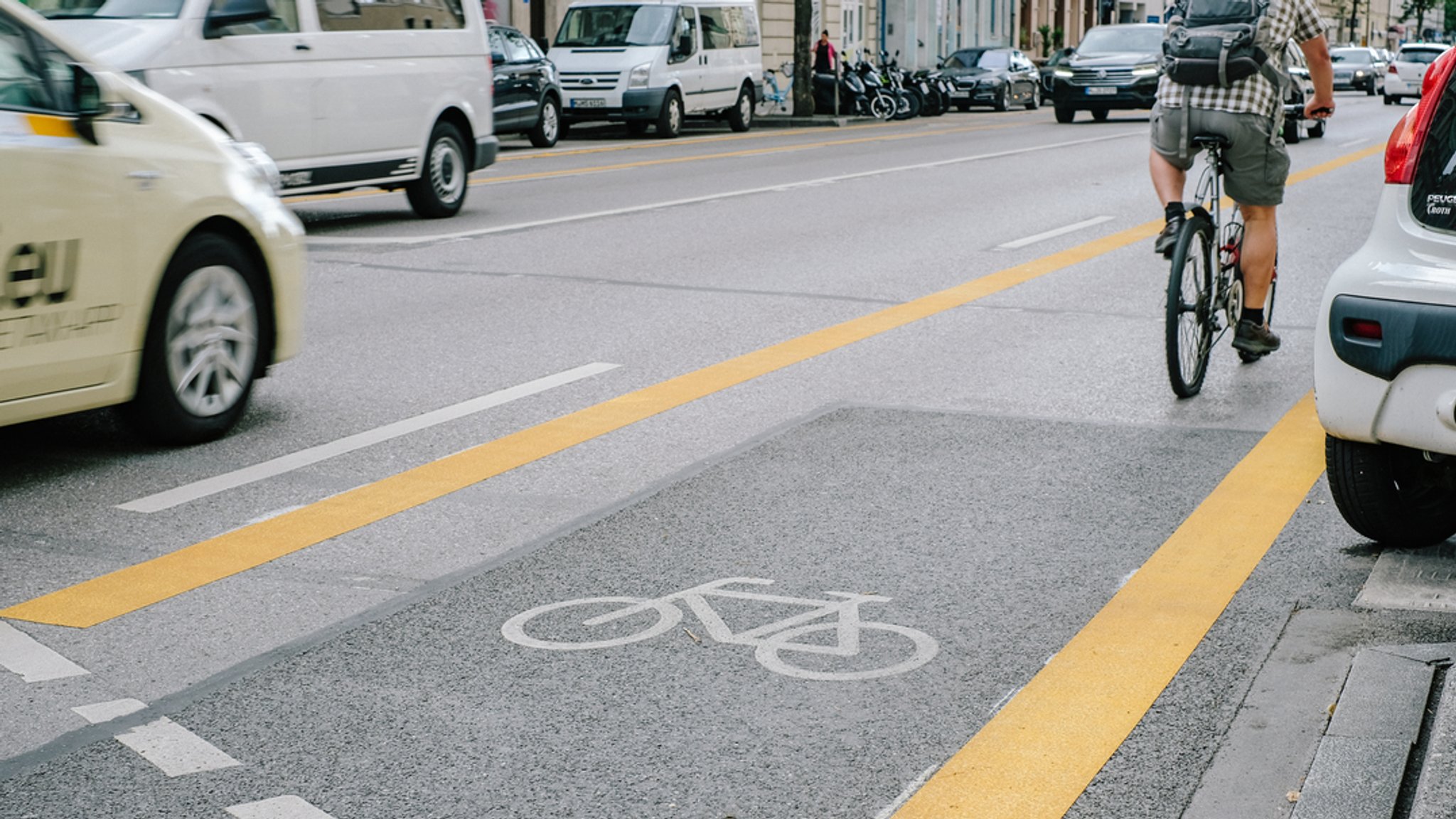 Pop-Up Radweg an der Rosenheimer Straße in München