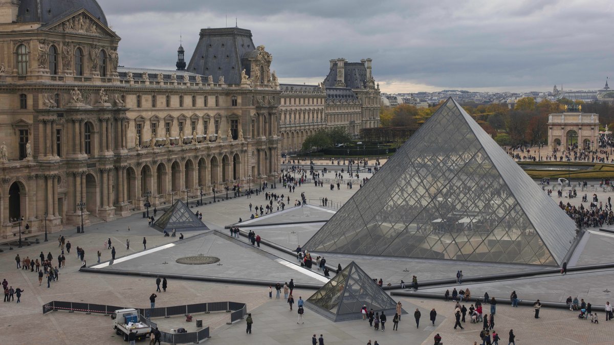 Louvre-Diebstahl: Verfahren gegen Verdächtige eingeleitet