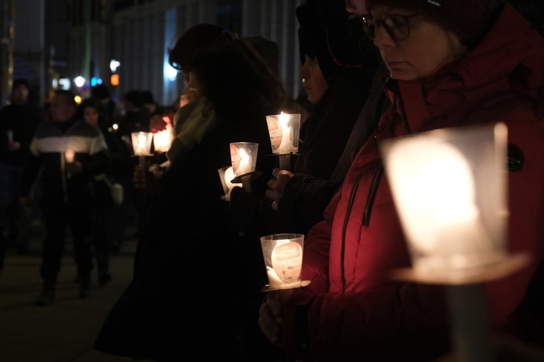 Weihnachtsmarkt- Anschlag - Menschenkette zum Gedenken