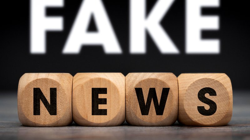 Fake News Symbolbild | Bild: picture alliance / CHROMORANGE | Michael Bihlmayer Fake News Symbolbild