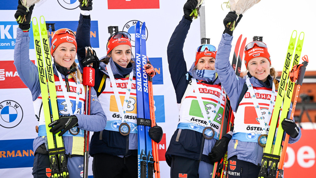 Die deutsche Biathlon-Frauenstaffel mit Denise Herrmann-Wick, Vanessa Voigt, Hanna Kebinger und Janina Hettich-Walz | Bild: dpa-Bildfunk/Anders Wiklund Die deutsche Biathlon-Frauenstaffel mit Denise Herrmann-Wick, Vanessa Voigt, Hanna Kebinger und Janina Hettich-Walz