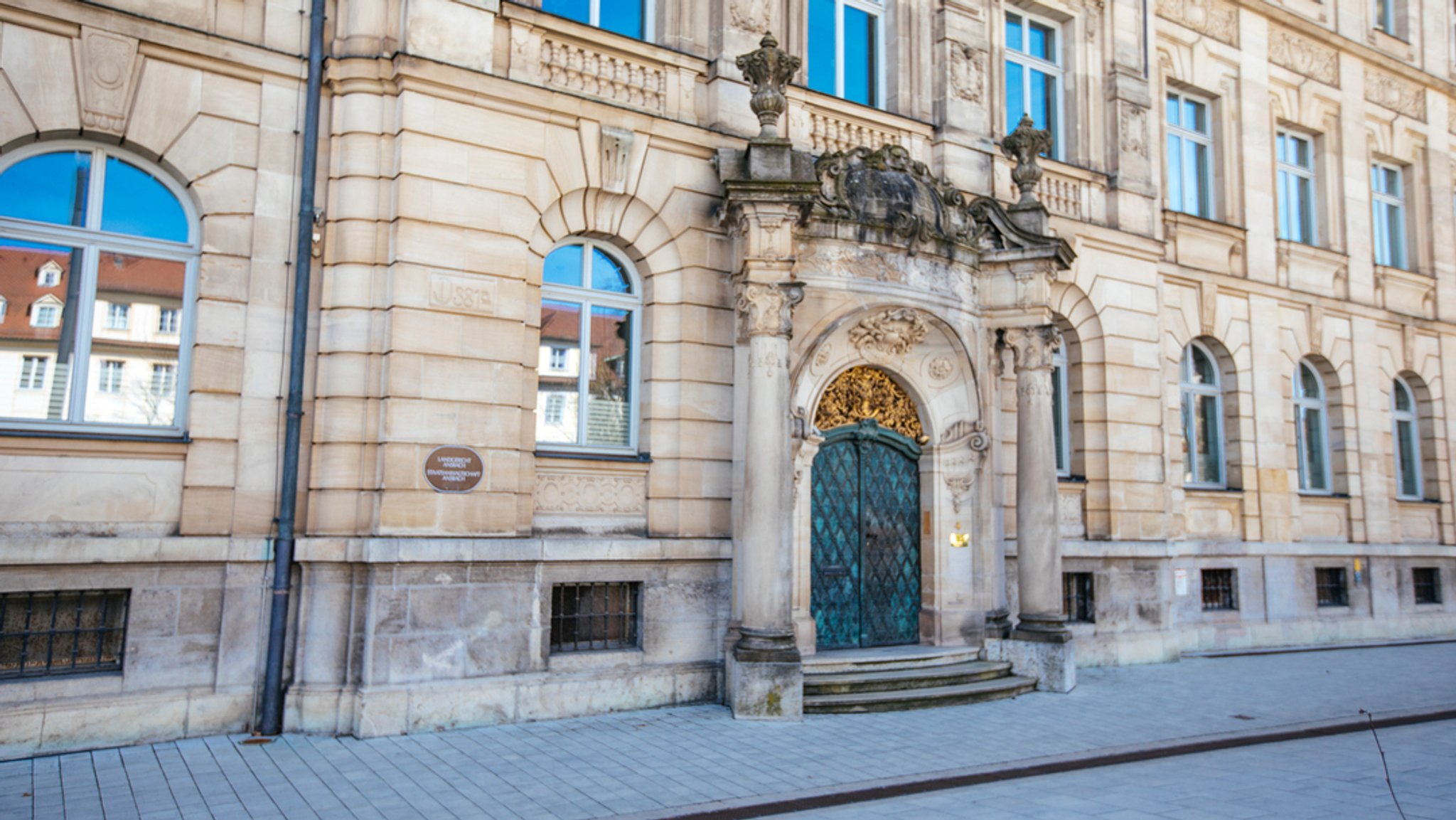 Gebäude des Landgerichtes Ansbach und der Staatsanwaltschaft Ansbach. | Bild: BR/Philipp Kimmelzwinger Gebäude des Landgerichtes Ansbach und der Staatsanwaltschaft Ansbach.