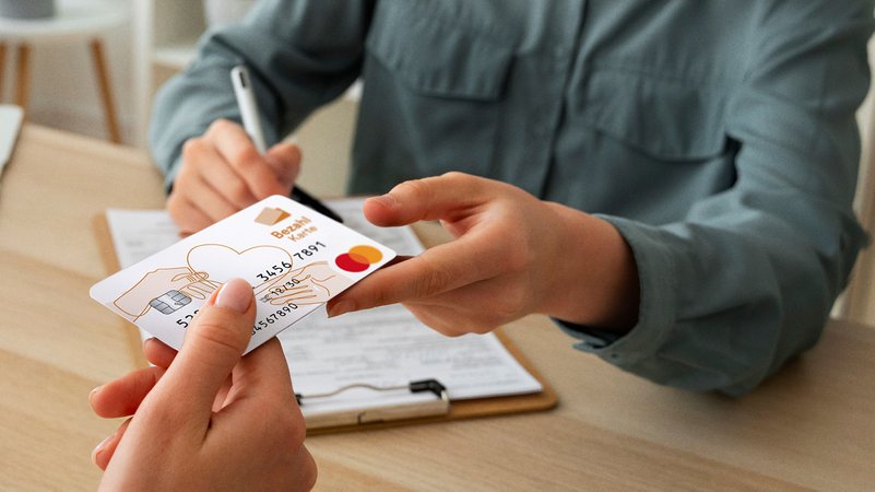 Bezahlkarte für Asylbewerber | Bild: Paycenter Bezahlkarte für Asylbewerber