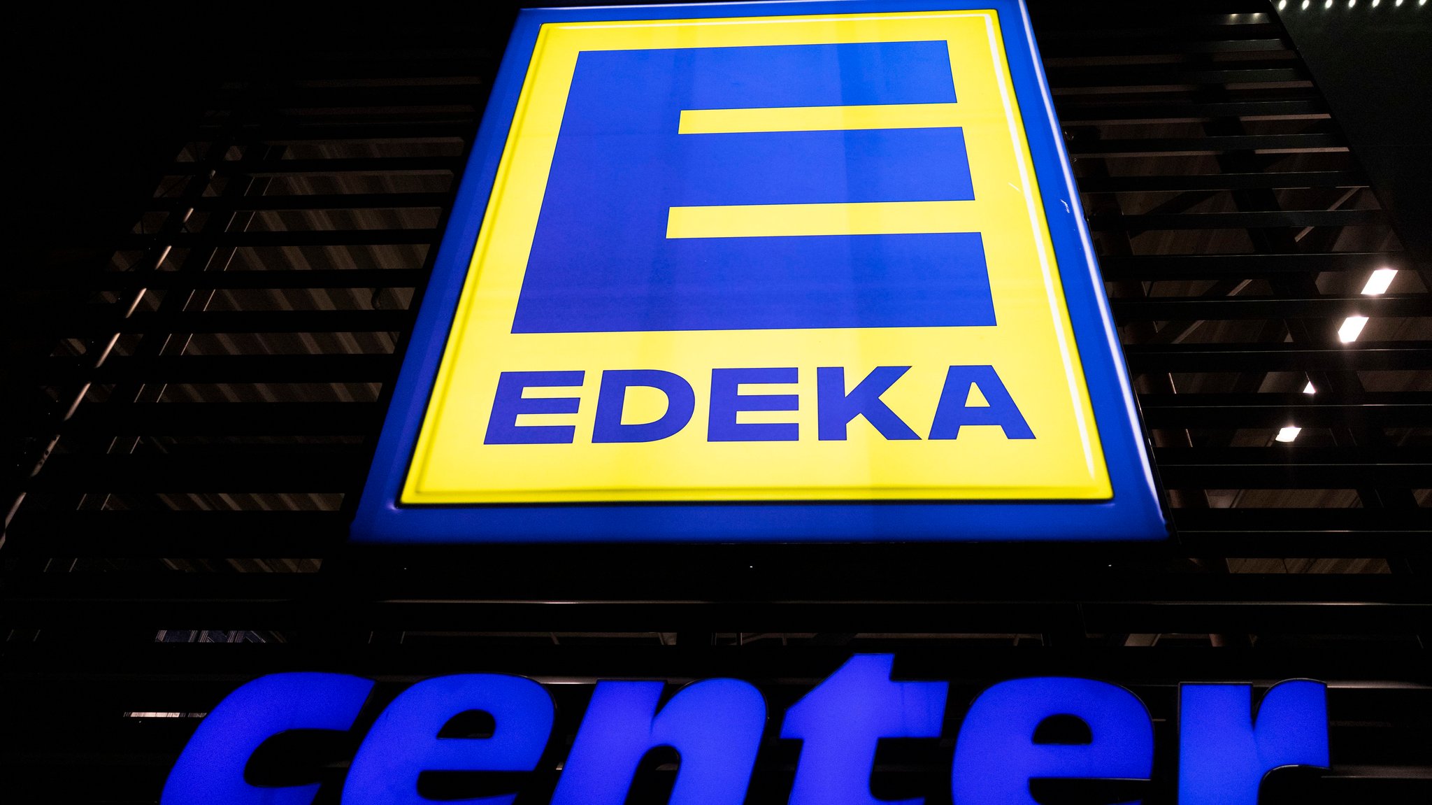 Symbolbild: Edeka-Schild | Bild: dpa-Bildfunk/Thomas Banneyer Symbolbild: Edeka-Schild