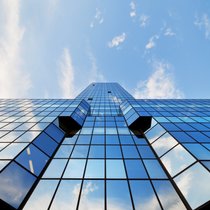Die Geschichte der Glasarchitektur - Durchlässig für Licht | Bild: Colourbox.com/Artur Bogacki