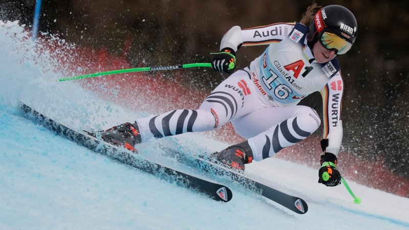 15.01.2023, Österreich, St. Anton: Ski alpin: Weltcup, Super G, Damen: Kira Weidle aus Deutschland in Aktion. 

