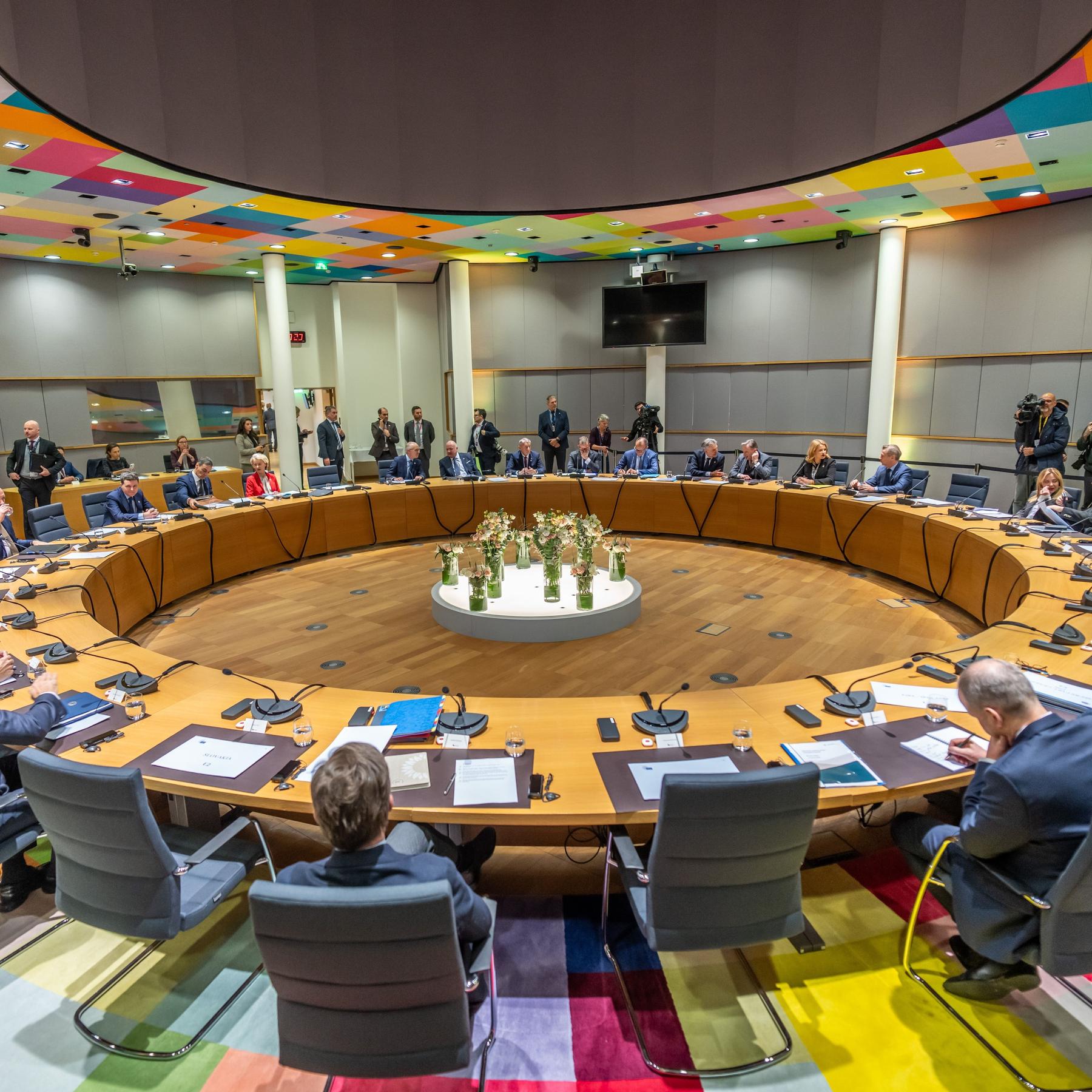 "Krisen haben immer schon integrationsfördernd gewirkt""Krisen haben immer schon integrationsfördernd gewirkt" "Krisen haben immer schon integrationsfördernd gewirkt""Krisen haben immer schon integrationsfördernd gewirkt"