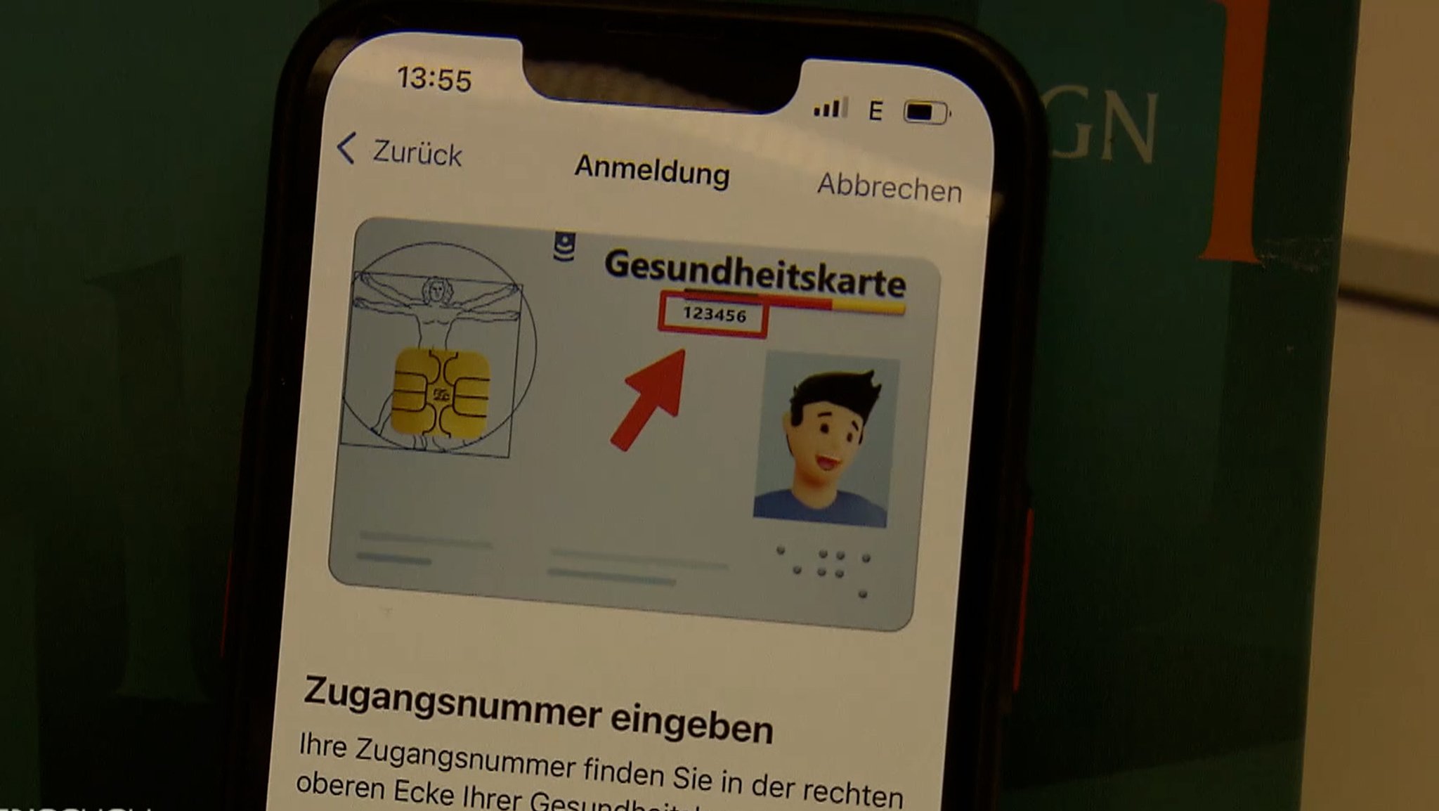 Auf einer App ist die Chipkarte eines Versicherten abgebildet.