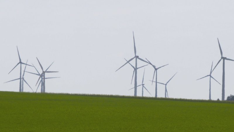 Seit in Bayern vor fünf Jahren die 10H-Regelung in Kraft getreten ist, entstehen viel weniger Windparks als früher. Und so stammen auch nur noch etwas über fünf Prozent des im Freistaat erzeugten Stroms aus der Windenergie.