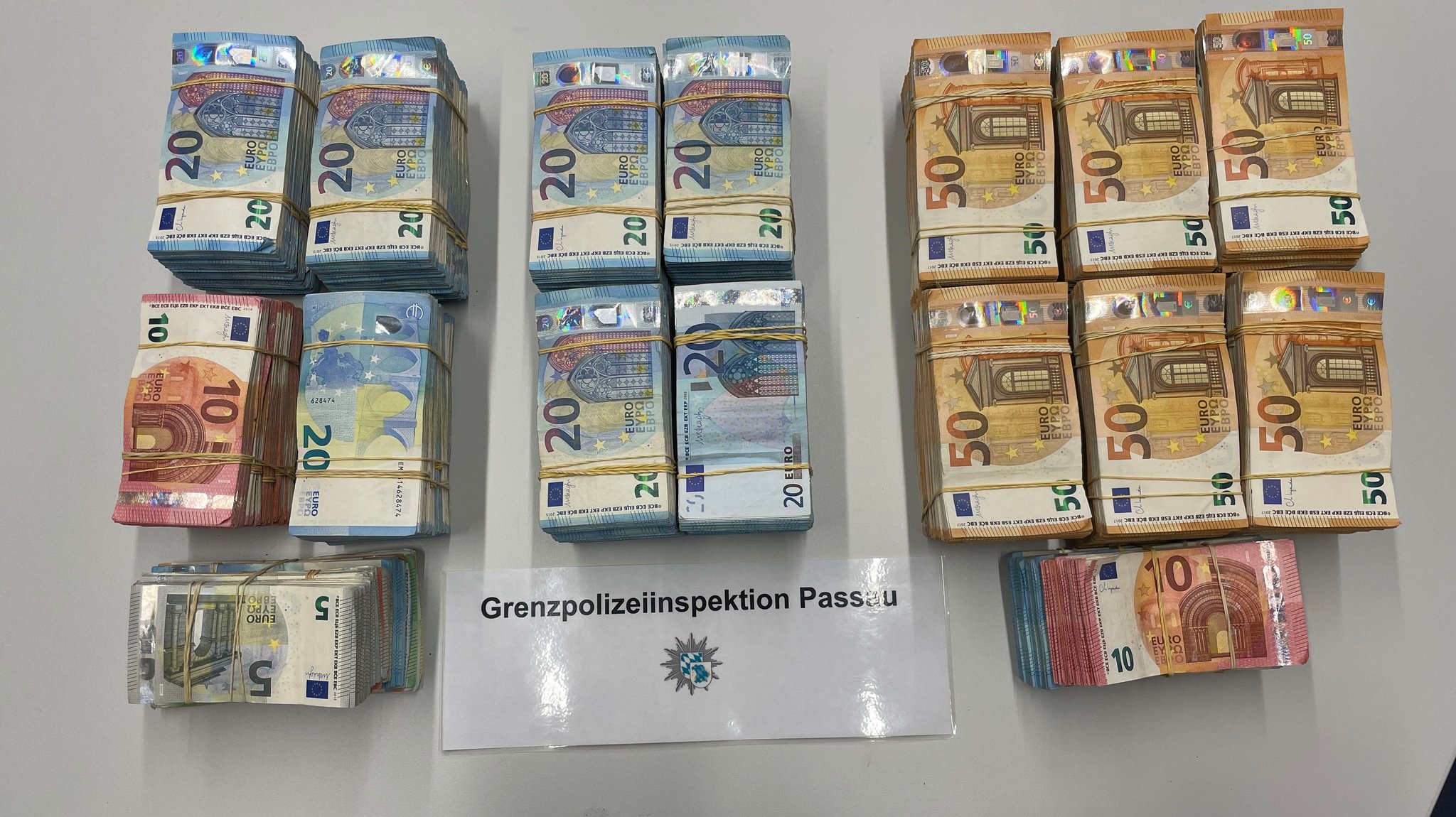 Das sichergestellte Bargeld