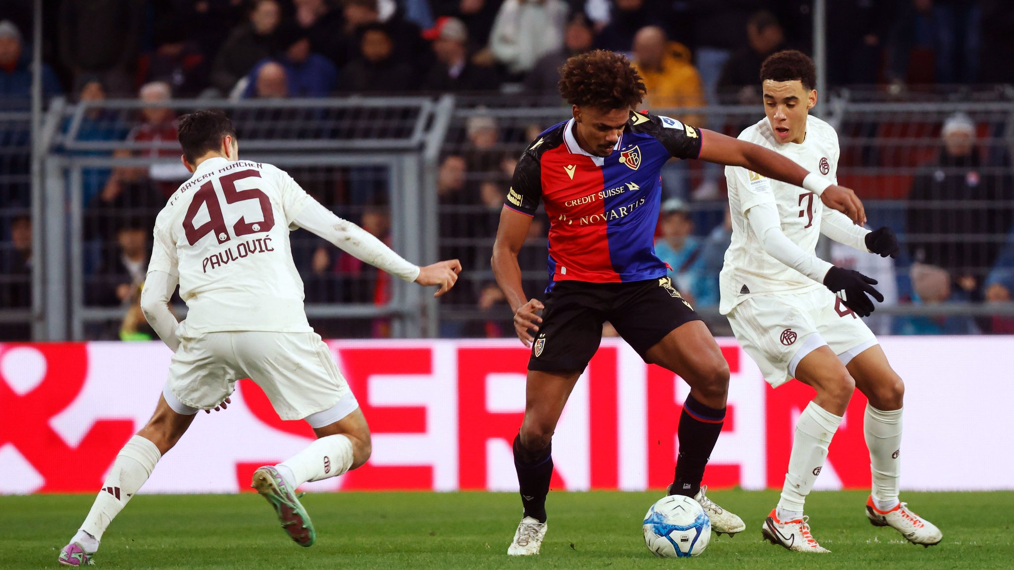 Spielszene FC Basel - FC Bayern München