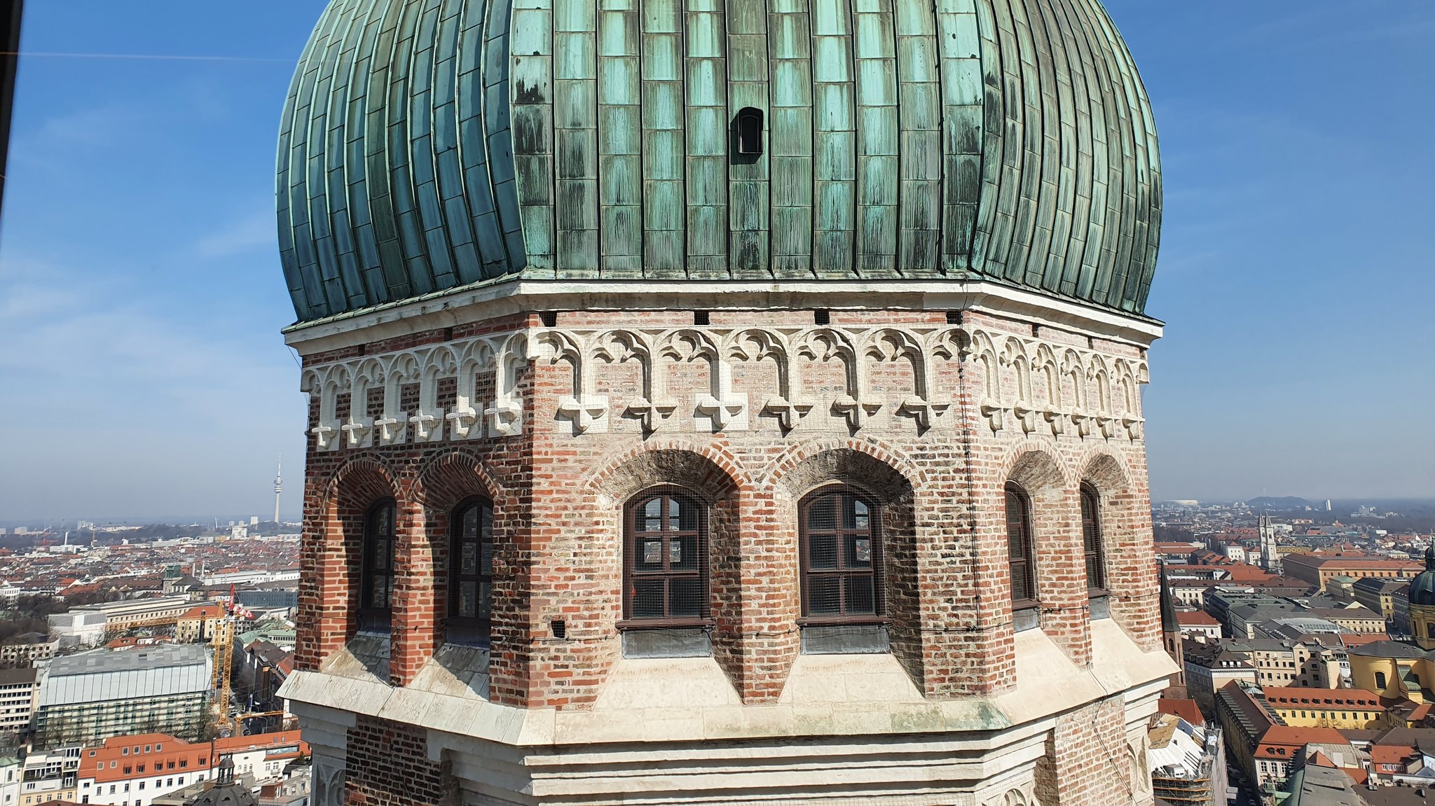 Blick aus dem Südturm auf den Nordturm der Frauenkirche