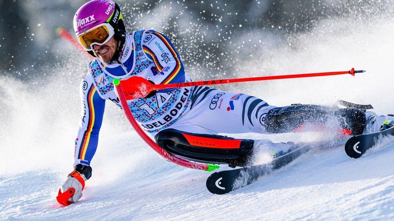 11.01.2026, Schweiz, Adelboden: Ski alpin: Weltcup, Slalom, Männer. Linus Straßer aus Deutschland in Aktion während des ersten Laufs des Slalomrennens der Herren beim Alpinen FIS-Skiweltcup in Adelboden, Schweiz. Foto: Anthony Anex/KEYSTONE/dpa +++ dpa-Bildfunk +++ | Bild: dpa-Bildfunk/Anthony Anex 11.01.2026, Schweiz, Adelboden: Ski alpin: Weltcup, Slalom, Männer. Linus Straßer aus Deutschland in Aktion während des ersten Laufs des Slalomrennens der Herren beim Alpinen FIS-Skiweltcup in Adelboden, Schweiz. Foto: Anthony Anex/KEYSTONE/dpa +++ dpa-Bildfunk +++