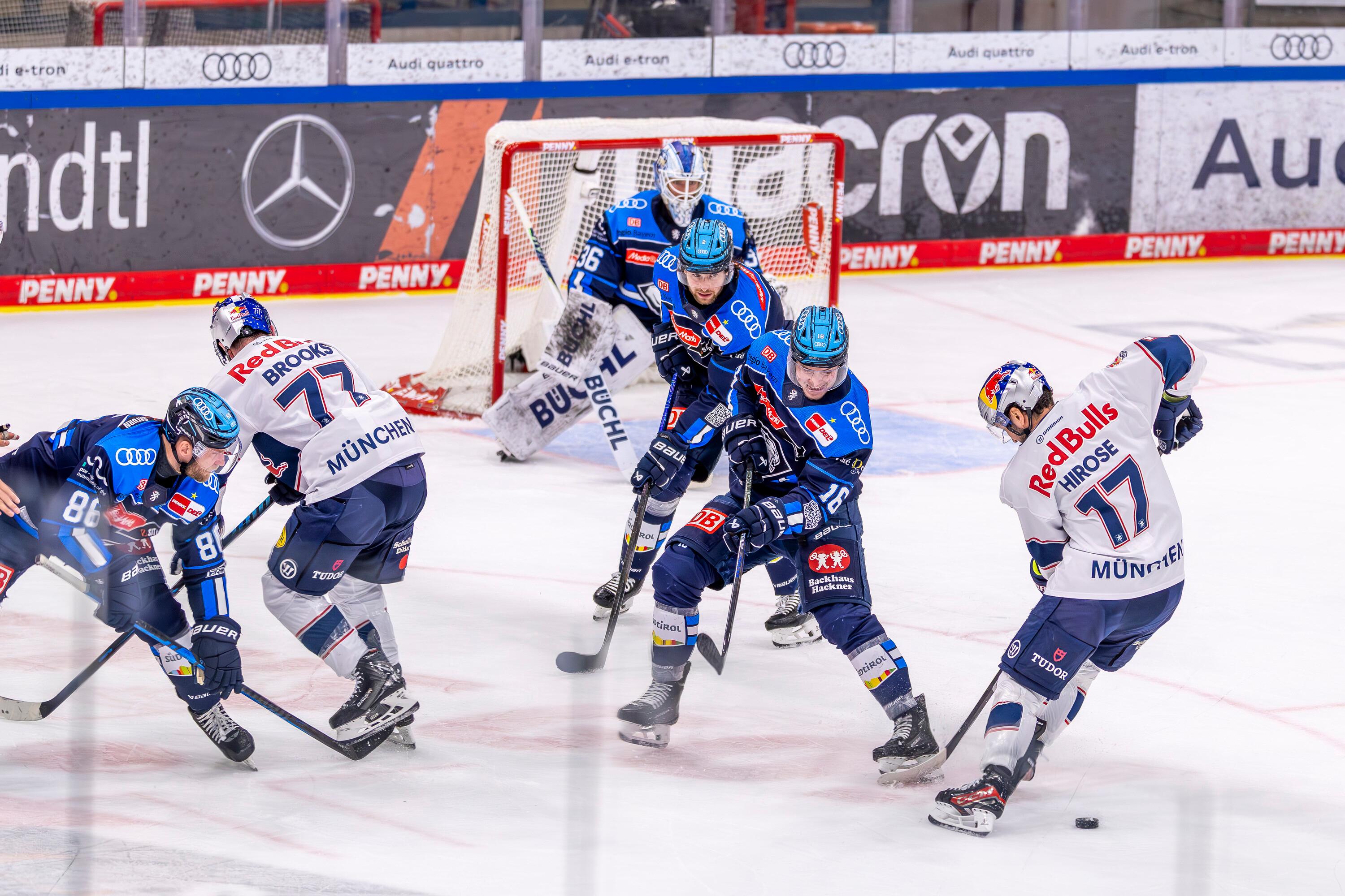 Spielszene ERC Ingolstadt - EHC München