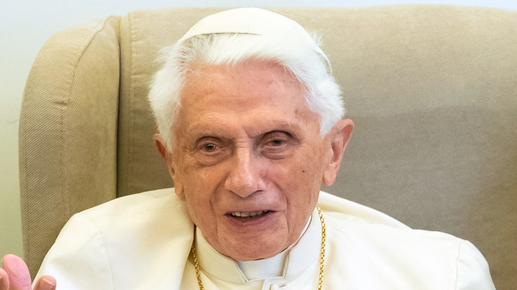 Papst Benedikt XVI. zum Missbrauch | Bild: dpa-Bildfunk/Daniel Karmann Papst Benedikt XVI. zum Missbrauch