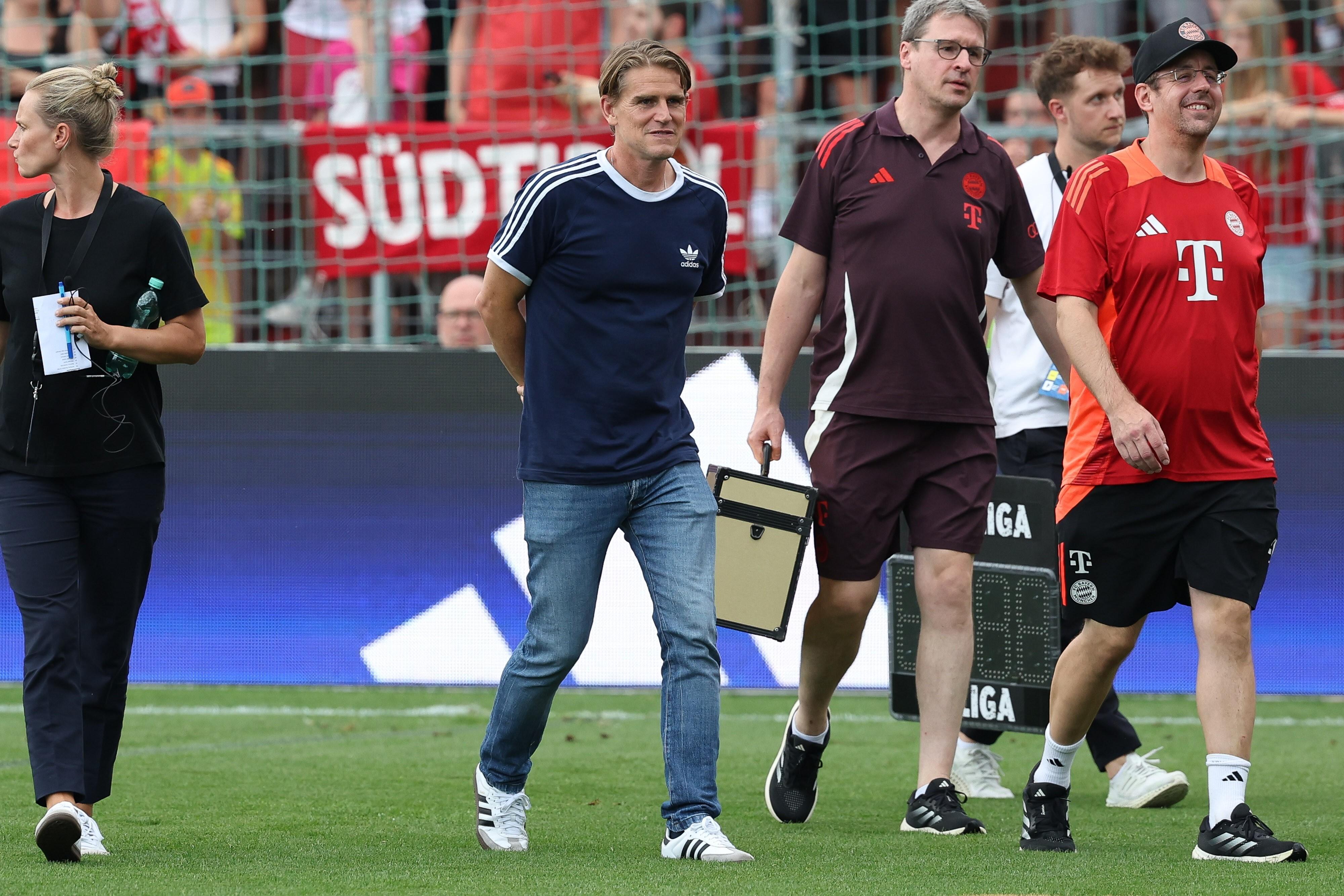 FC-Bayern-Sportdirektor Christoph Freund beim Spiel gegen WSG Tirol